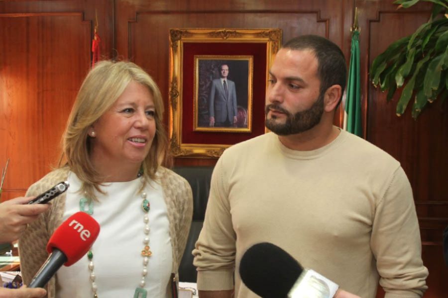 Imagen de la noticia El Ayuntamiento renueva su compromiso con el pueb…