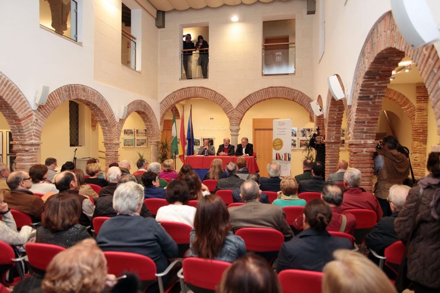 Imagen de la noticia El alcalde asiste a la presentación del libro del…