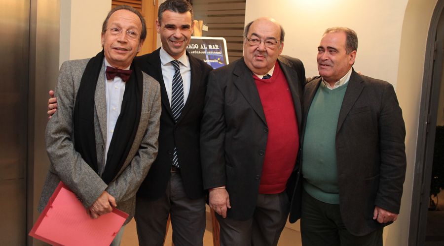 El alcalde asiste a la presentación del libro del periodista José Manuel Bermudo