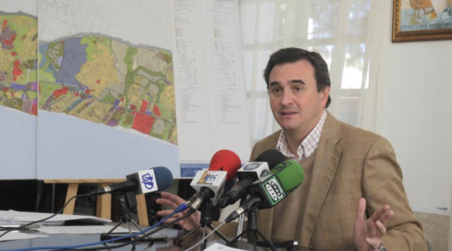 El Ayuntamiento impulsa dos nuevos planes de autoprotección en una zona verde y una superficie comercial para aumentar la prevención en caso de emergencias