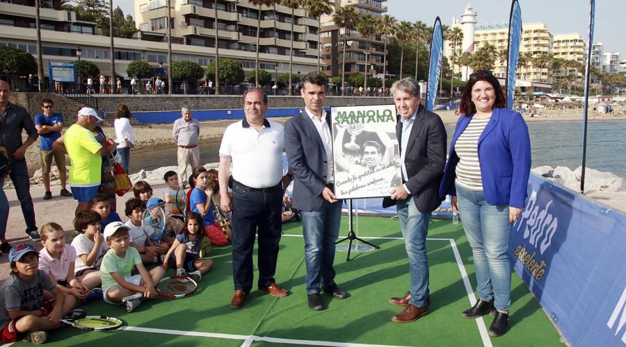 El alcalde asiste a la presentación de los actos por el 50 aniversario de la victoria de Santana en Wimbledon
