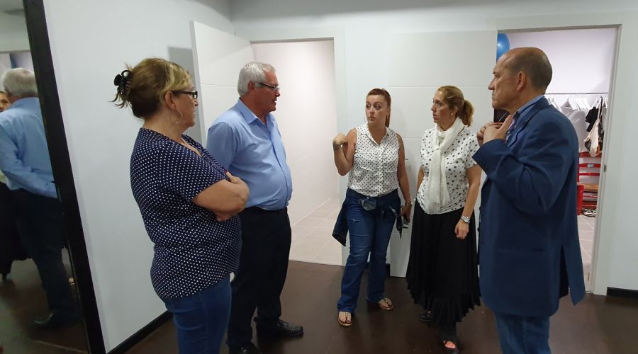 El teniente de alcalde de San Pedro Alcántara visita las instalaciones de los talleres de Baile Flamenco y Gimnasia de Arte y Cultura