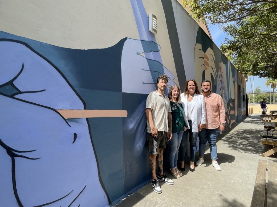 Imagen de la noticia El IES Nueva Andalucía estrena un mural de inspir…