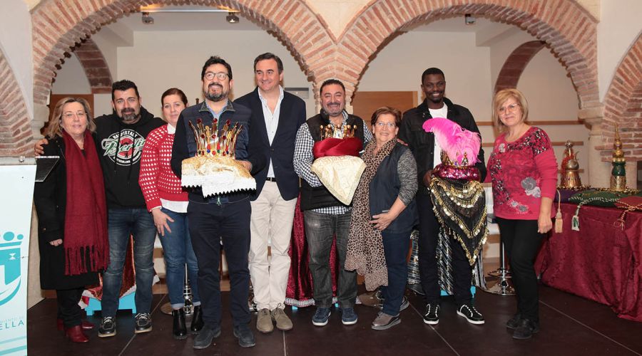 Los emisarios de los Reyes Magos en Marbella representan a las hermandades y cofradías, a la policía local y al comercio tradicional de la ciudad