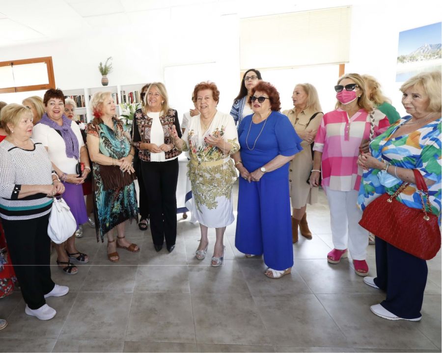 Imagen de la noticia El Ayuntamiento cede a la Asociación de Amas de C…