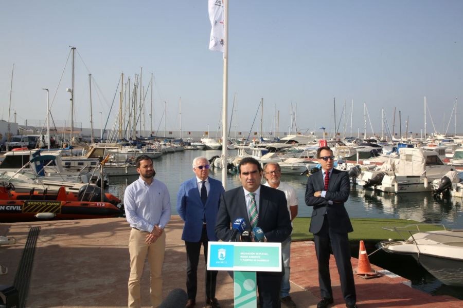 Imagen de la noticia Una treintena de embarcaciones participan este fi…