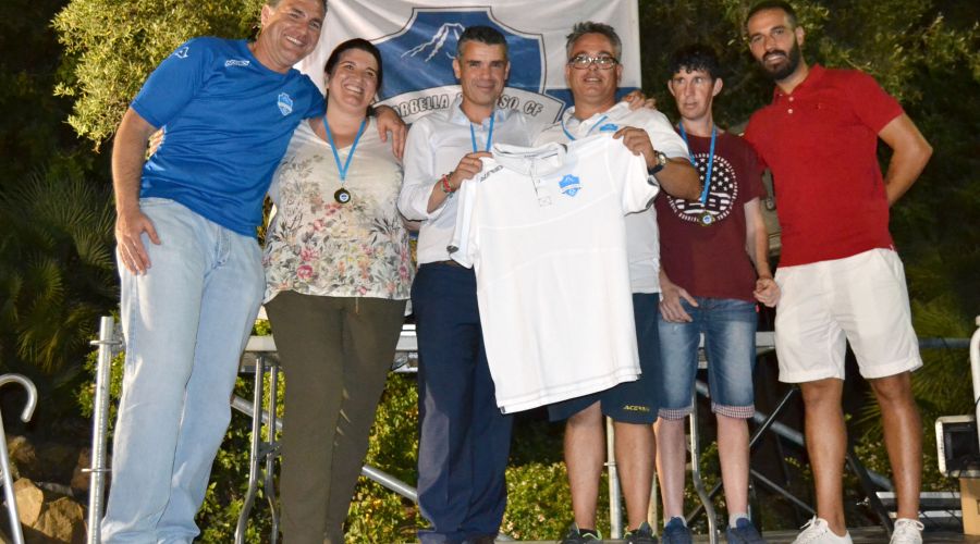 El alcalde asiste al fin de temporada del club de fútbol Marbella Paraíso