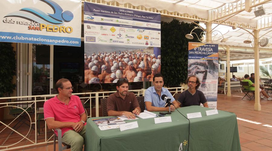 La Playa La Salida acogerá este domingo la IV Travesía a Nado de San Pedro Alcántara