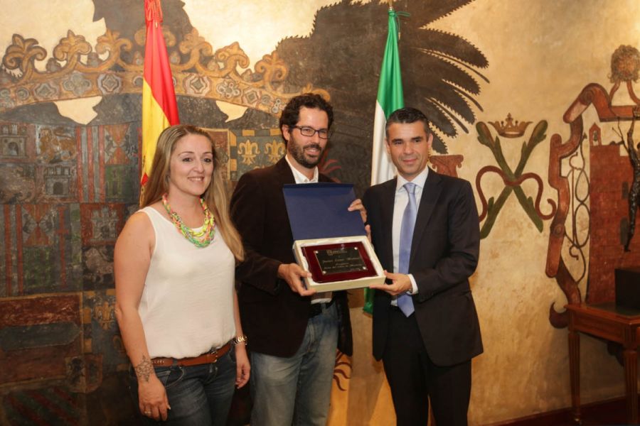 Imagen de la noticia El Ayuntamiento reconoce “el compromiso” en defen…