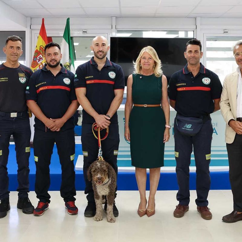 La alcaldesa destaca la profesionalidad y solidaridad de los bomberos de Marbella que han participado en labores de rescate tras los terremotos de Venezuela