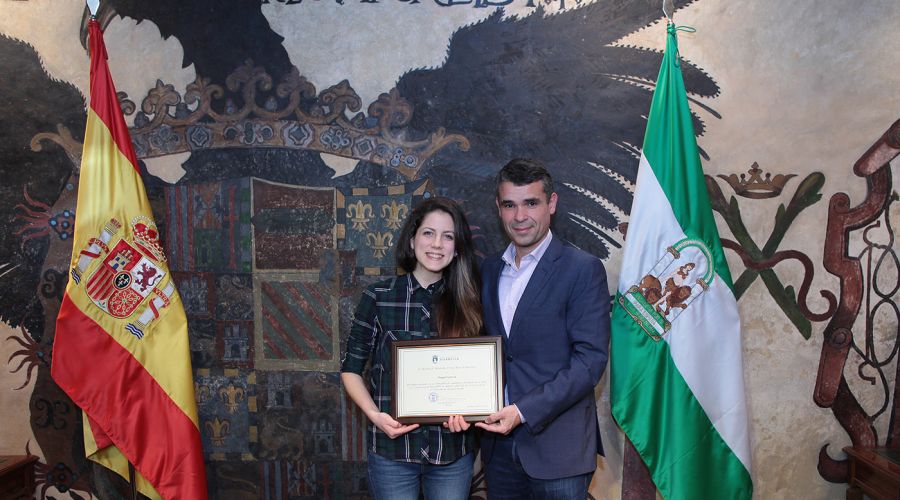 El alcalde felicita a Raquel García por su premio en el IV Concurso de Bocadillos de Autor de Madrid Fusión