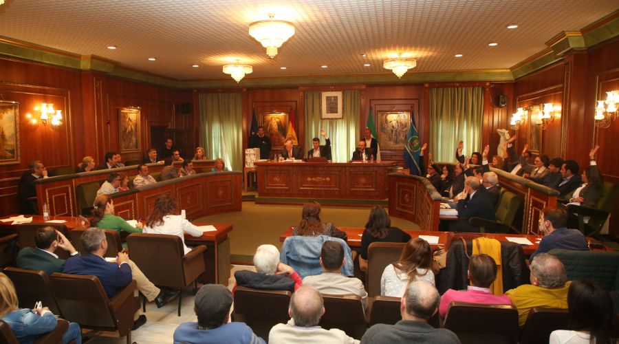 El Pleno aprueba inicialmente unos presupuestos para 2017 “serios, rigurosos y solidarios” centrados en el empleo, el turismo y los servicios sociales