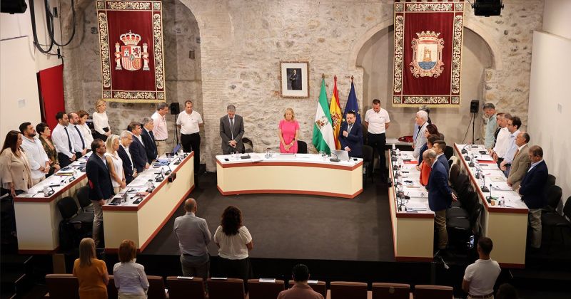 El Pleno da luz verde a una inversión de 3,2 millones para impulsar proyectos estratégicos como el estadio de atletismo de Nueva Andalucía y la ampli…