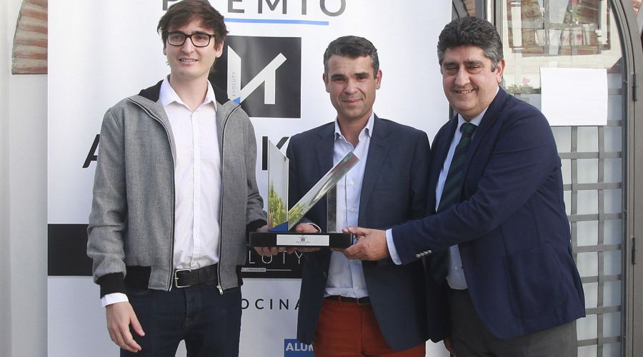 El alcalde entrega el \'Premio Arkitekturo Ciudad de Marbella\'