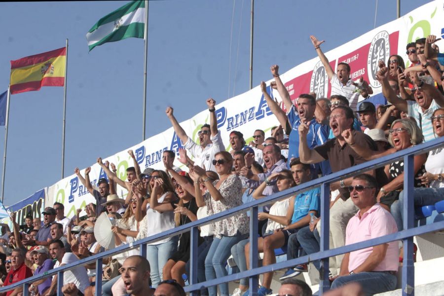 Imagen de la noticia El alcalde ha presenciado el encuentro de fútbol…