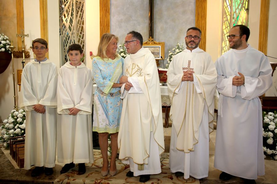 Imagen de la noticia La alcaldesa destaca la labor del párroco de Las…