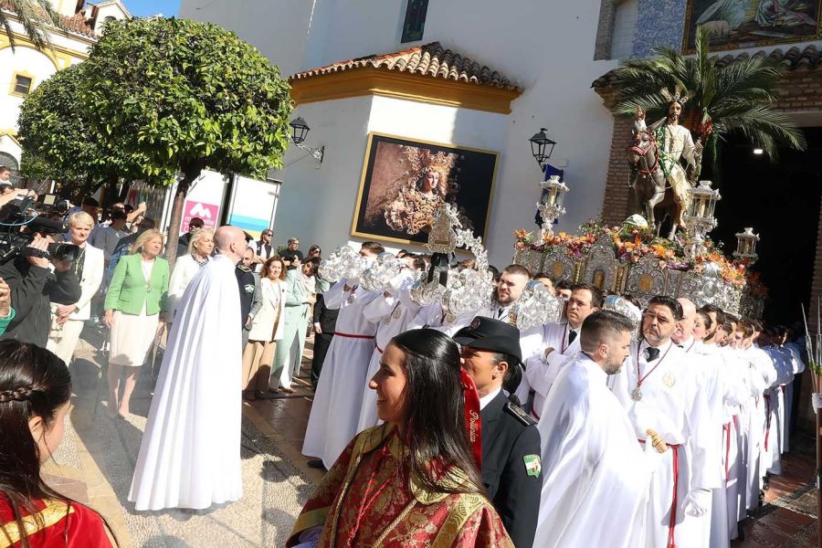 Imagen de la noticia Marbella se vuelca con la salida procesional de l…