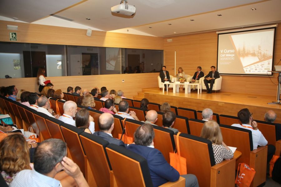 Imagen de la noticia La alcaldesa apuesta por la regularización de las…
