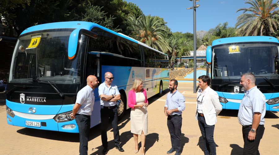El Ayuntamiento refuerza la flota de transporte escolar con tres nuevos autobuses híbridos que reducen en un 50% las emisiones de CO2 a la atmósfera