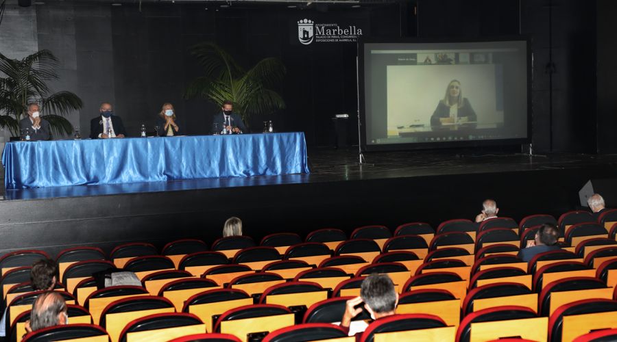 La alcaldesa aboga por un planeamiento urbanístico “ágil y eficaz” y destaca el crecimiento inversor  tras las medidas implantadas por el Ayuntamiento y la fortaleza del destino Marbella
