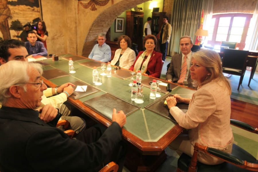 Imagen de la noticia La alcaldesa recibe a la nueva Junta Directiva de…