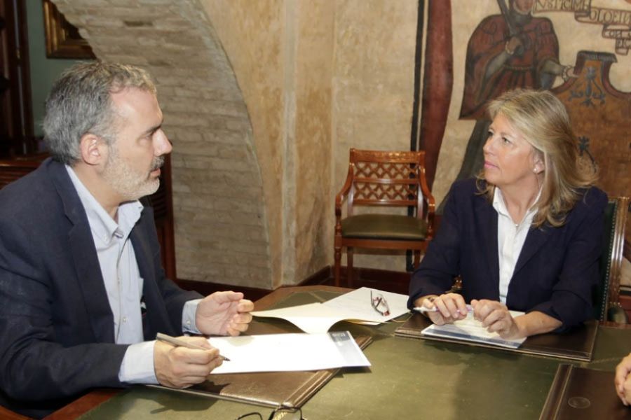 Imagen de la noticia El Ayuntamiento y el Colegio de Arquitectos firma…