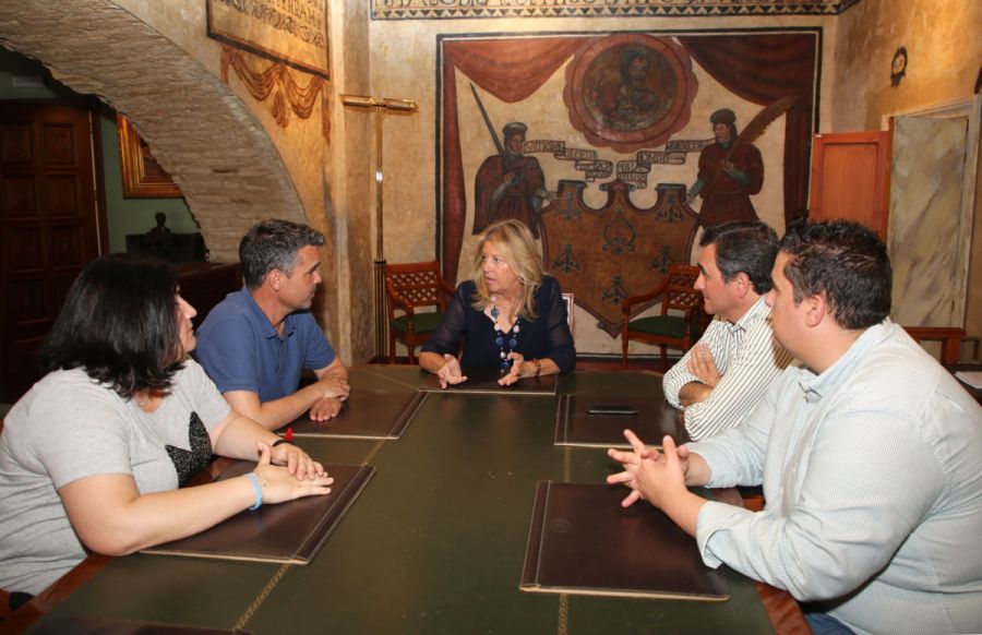 Imagen de la noticia La alcaldesa continúa con la ronda de contactos c…