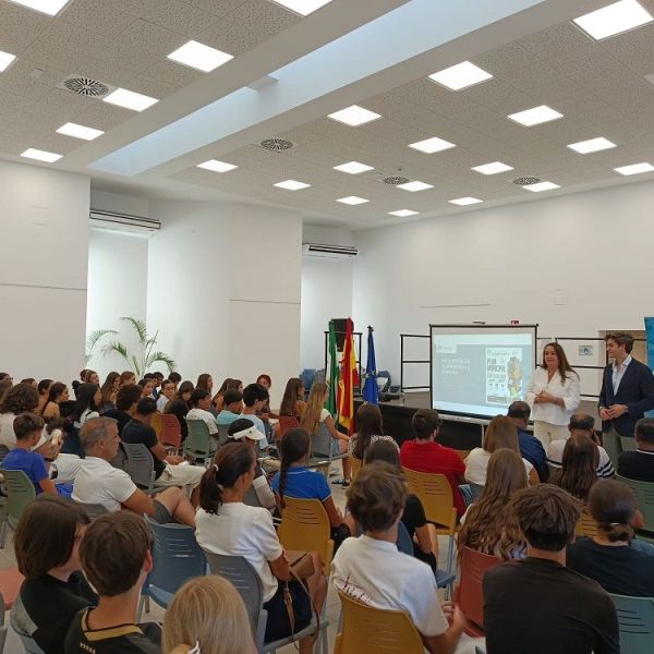 El Plan Municipal de Empleabilidad acerca los recursos municipales en este ámbito al Distrito de Nueva Andalucía