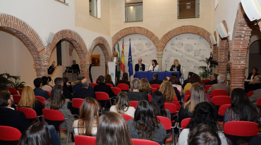El Ayuntamiento se suma al reconocimiento a los docentes de los centros educativos del municipio impulsado por la Asociación de Vecinos Calvario-Huerta Belón