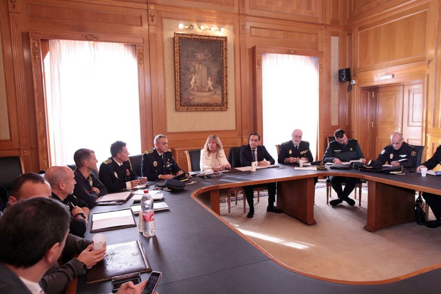 Imagen de la noticia Un millar de efectivos velará por la seguridad y…