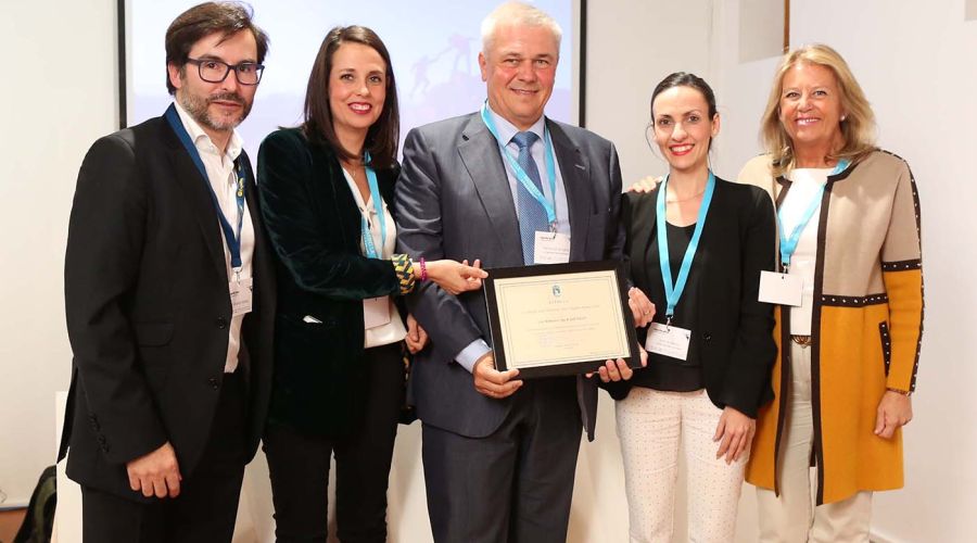 La alcaldesa reconoce a una treintena de hoteles su contribución a la calidad de la oferta turística de Marbella