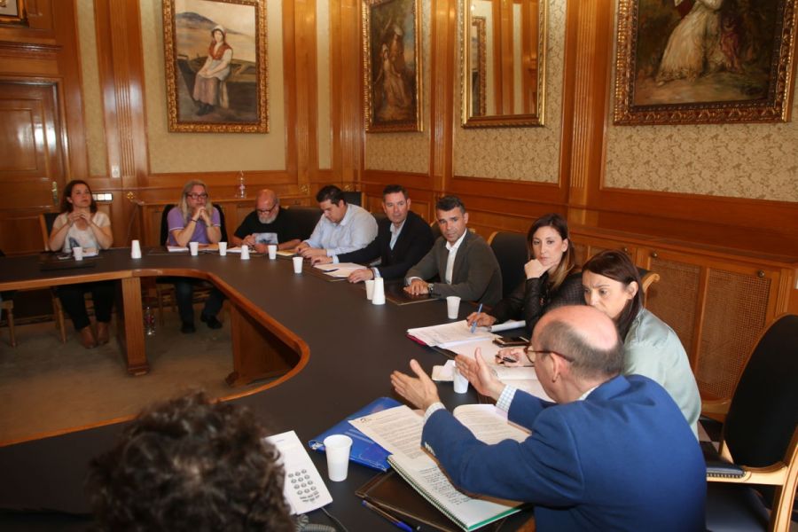 Imagen de la noticia El Ayuntamiento y la Junta abordan con músicos lo…