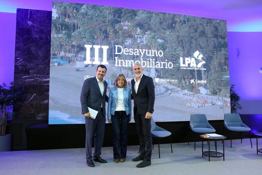 Imagen de la noticia La alcaldesa participa en una jornada que ha reun…
