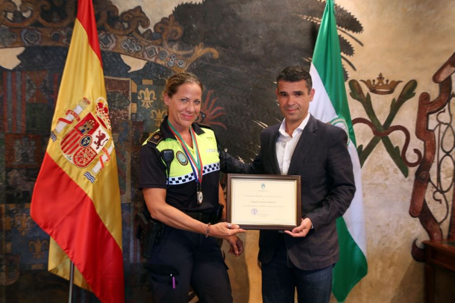 Imagen de la noticia El alcalde recibe Noelia Alonso, campeona andaluz…