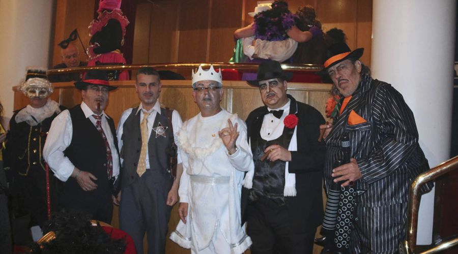 Los incondicionales y Las listas de bodas ganan el Concurso de Agrupaciones de Carnavales de Marbella