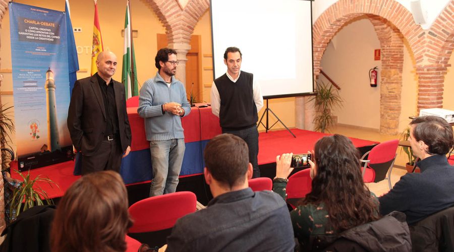 El concejal del Plan Estratégico participa en una charla-debate sobre el capital creativo