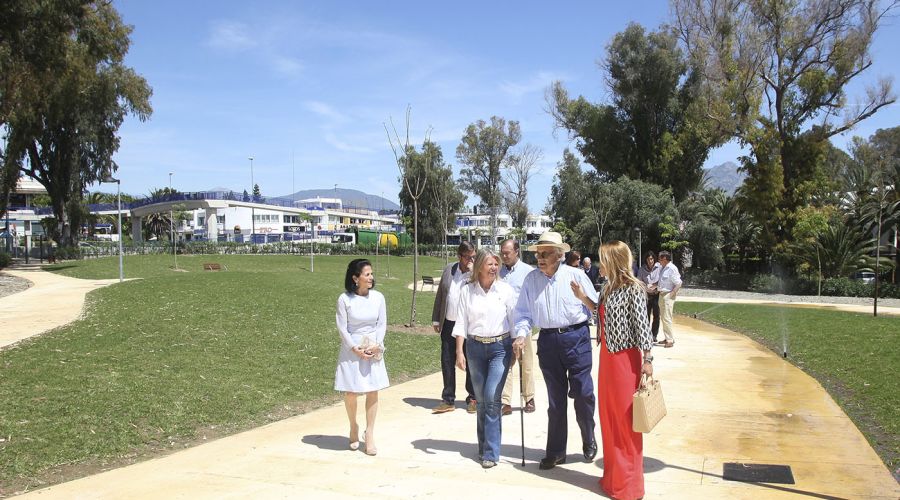 La alcaldesa se reúne con la Entidad Urbanística de Conservación de Guadalmina
