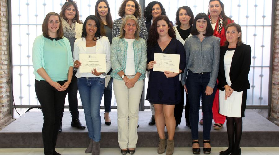 La alcaldesa entrega los diplomas del curso ‘Crea tu propio video currículum: una imagen vale más que mil currículums’