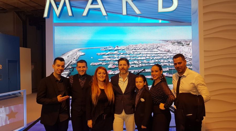 La bailaora sampedreña Marta Álvarez y su cuadro flamenco actúan en el stand de la ciudad en FITUR