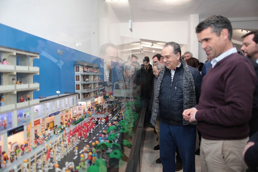 Imagen de la noticia El alcalde asiste a la inauguración de la exposic…