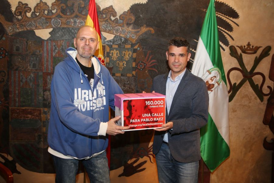 Imagen de la noticia El alcalde recibe al promotor de una iniciativa q…