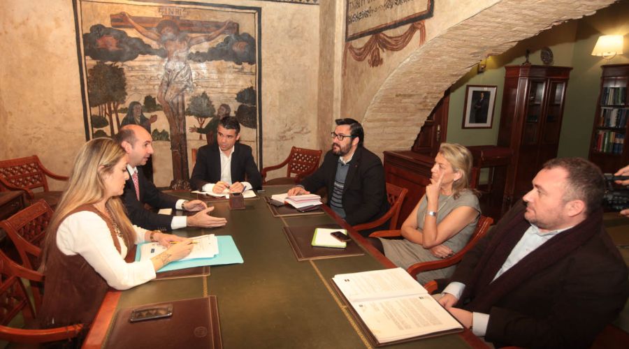 El Ayuntamiento pide a la Diputación de Málaga que respalde la creación de un centro asociado de la UNED en Marbella