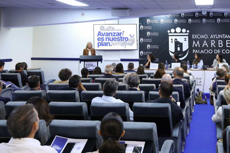 Imagen de la noticia El Ayuntamiento reúne a más de un centenar de pro…