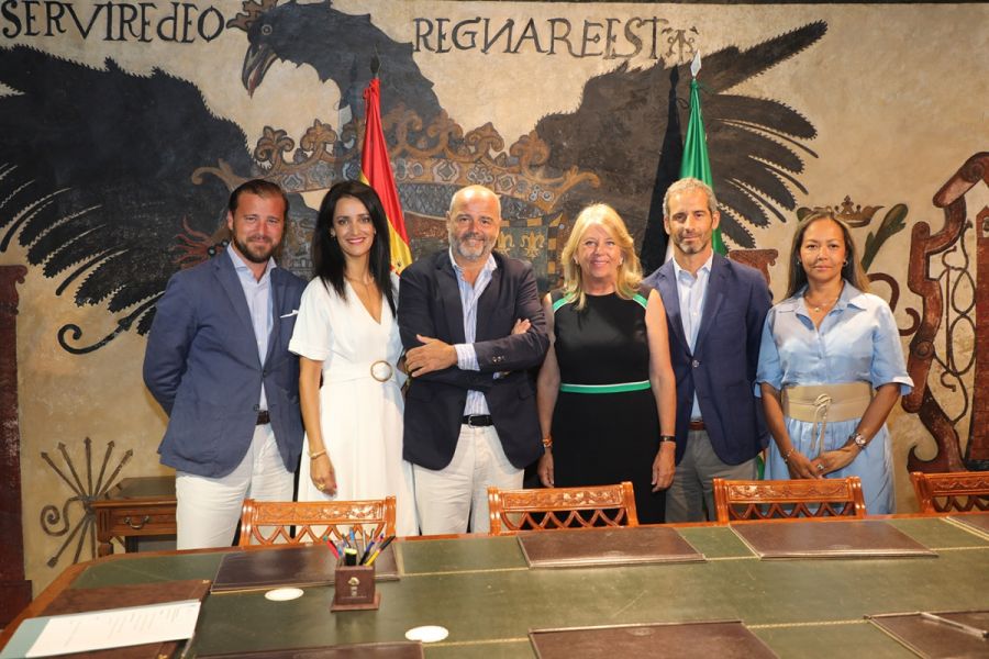 Imagen de la noticia La regidora se reúne con la nueva junta directiva…