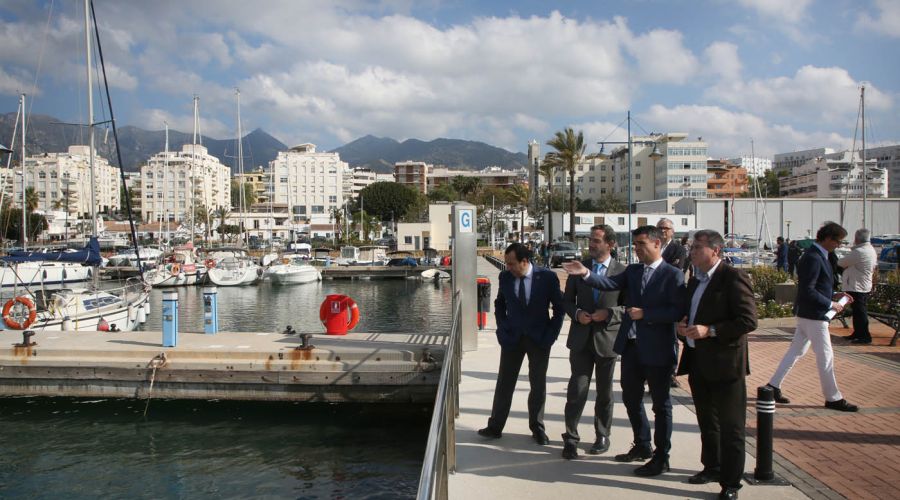 El alcalde y el consejero de Fomento visitan el Puerto de La Bajadilla y aseguran que habrá “plena colaboración” para que el proyecto de ampliación “sea una realidad”