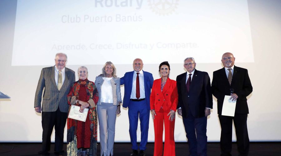 La alcaldesa asiste a la presentación del pasodoble del Dúo Arenal en homenaje a Nueva Andalucía