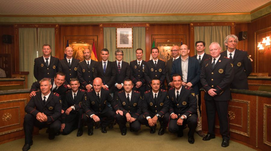 El alcalde acompaña al Cuerpo de Bomberos en la toma de posesión de los nuevos sargentos y cabos