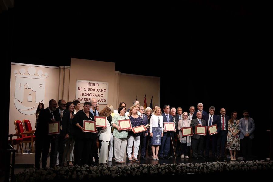 Imagen de la noticia La alcaldesa subraya en la entrega de los títulos…
