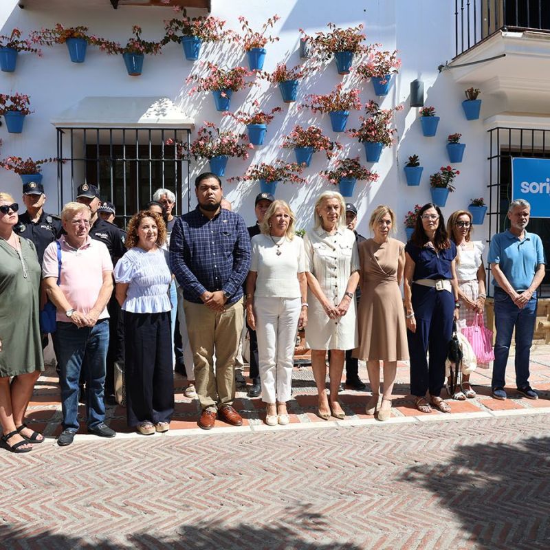 Marbella guarda un minuto de silencio en solidaridad con las víctimas del terremoto de Venezuela y habilita en el Palacio de Congresos un punto de recogida de material sanitario y de primeros auxilios