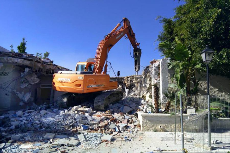 Imagen de la noticia El Ayuntamiento ejecuta el derribo del antiguo ve…